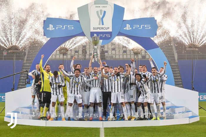 Juventus meraih gelar perdana di musim ini lewat kemenangan di Piala Super Italia 2020 atas Napoli, Rabu (20/1/2021) waktu setempat di Stadion Citta del Tricolore, Reggio Emilia