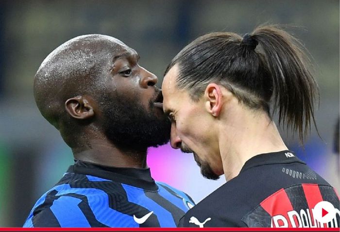 Dua eks striker Manchester United, Romelu Lukaku dan Zlatan Ibrahimovic, beradu kepala dan bikin rusuh dalam perempat final Coppa Italia antara Inter Milan dan AC Milan di Stadion Giuseppe Meazza, Milan, Rabu (27/1/2021) dini hari WIB. 