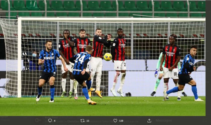 Christian Eriksen mencetak gol tendangan bebas dalam duel Coppa Italia antara Inter Milan vs AC Milan di Giuseppe Meazza, 26 Januari 2021.