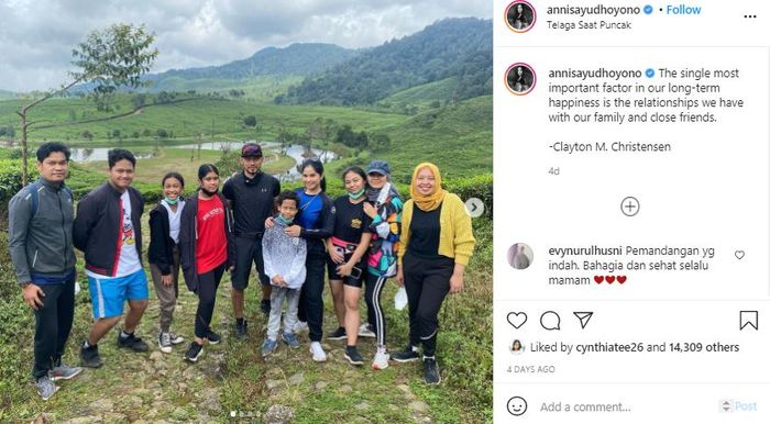 Meski bergelimang harta, <a href='https://kupang.tribunnews.com/tag/annisa-pohan' title='Annisa Pohan'>Annisa Pohan</a> terlihat cuek kenakan kaos oblong saat liburan di Puncak