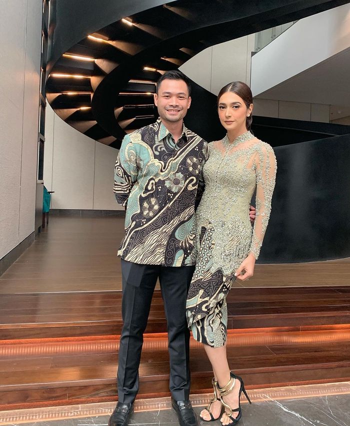 Kebaya yang dikenakan Nabila Syakieb 