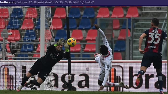 Kiper Bologna, Lukasz Skorupski, melakukan penyelamatan dalam laga kontra AC Milan  dalam laga pekan ke-20 Liga Italia 2020-2021, Sabtu (30/1/2021) pukul 21.00 WIB  di Stadion Renato Dall'Ara
