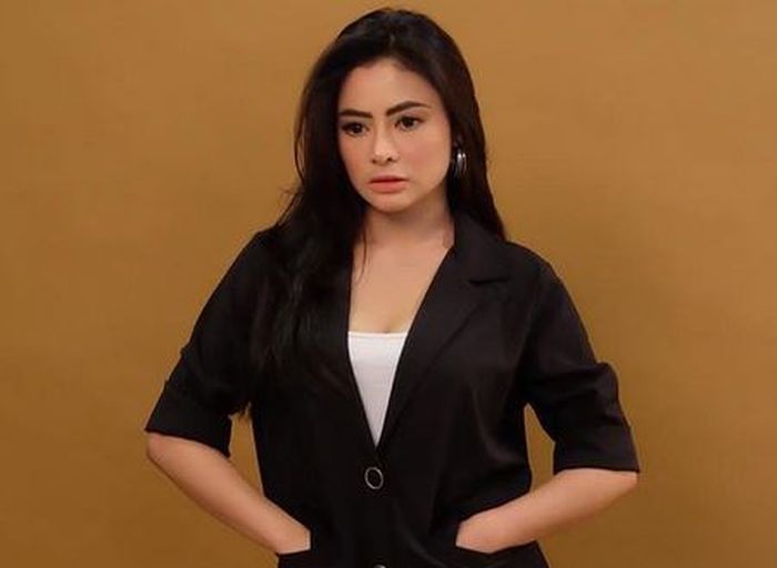 Vitalia Sesha berharap dinikahi keasihnya