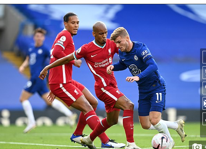 Aksi Virgil van Dijk dan Fabinho ketika Liverpool melawan Chelsea, September silam.