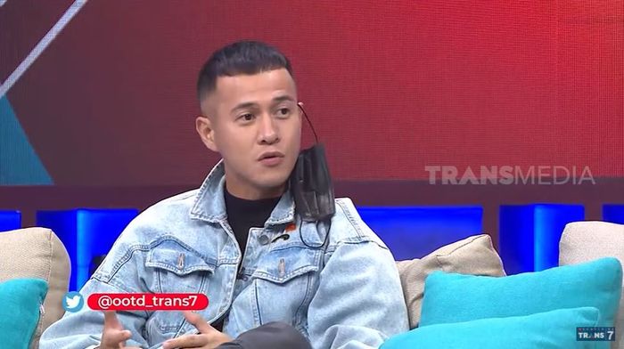 Herjunot Ali saat menceritakan kriteria calon pasangannya kelak.