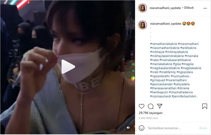 Nia Ramadhani kena nyinyir netizen usai hadiri acara TV dengan mengenakan baju yang terbuka.