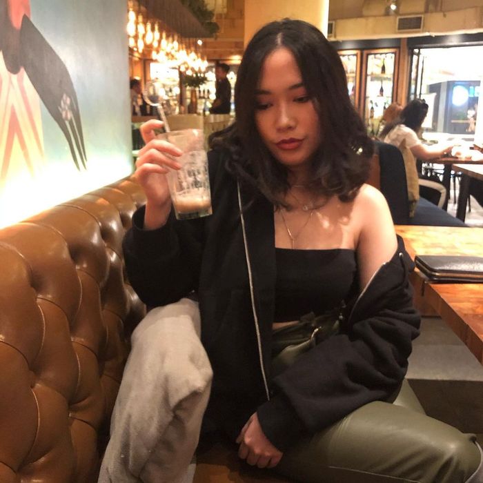 Fashion ala <a href='https://manado.tribunnews.com/tag/zana-cobhita' title='Zana Cobhita'>Zana Cobhita</a>, putri dari <a href='https://manado.tribunnews.com/tag/lady-rocker-indonesia' title='Lady Rocker Indonesia'>Lady Rocker Indonesia</a> <a href='https://manado.tribunnews.com/tag/nicky-astria' title='Nicky Astria'>Nicky Astria</a>