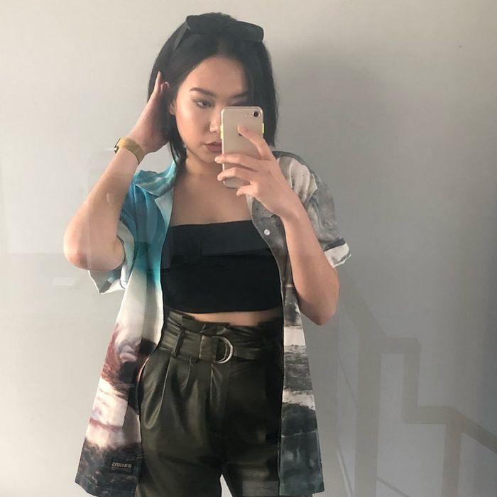Fashion ala <a href='https://manado.tribunnews.com/tag/zana-cobhita' title='Zana Cobhita'>Zana Cobhita</a>, putri dari <a href='https://manado.tribunnews.com/tag/lady-rocker-indonesia' title='Lady Rocker Indonesia'>Lady Rocker Indonesia</a> <a href='https://manado.tribunnews.com/tag/nicky-astria' title='Nicky Astria'>Nicky Astria</a>