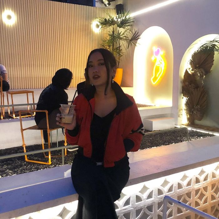 Fashion ala <a href='https://manado.tribunnews.com/tag/zana-cobhita' title='Zana Cobhita'>Zana Cobhita</a>, putri dari <a href='https://manado.tribunnews.com/tag/lady-rocker-indonesia' title='Lady Rocker Indonesia'>Lady Rocker Indonesia</a> <a href='https://manado.tribunnews.com/tag/nicky-astria' title='Nicky Astria'>Nicky Astria</a>