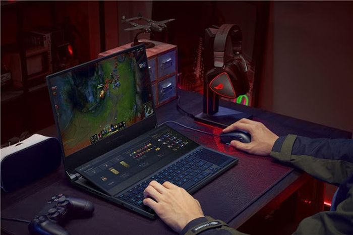 Illustration of playing games on ASUS ROG Zephyrus Duo 15 SE