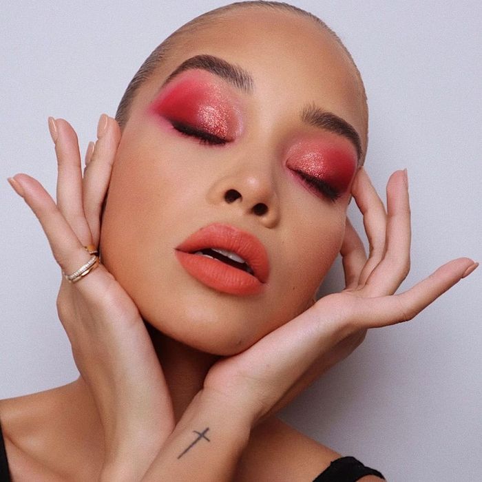 Gaya make up di hari valentine