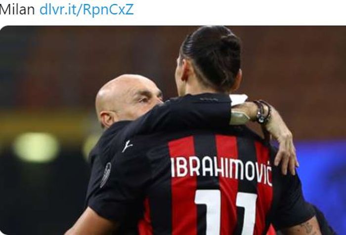 Pelatih AC Milan, Stefano Pioli, memeluk Zlatan Ibrahimovic.