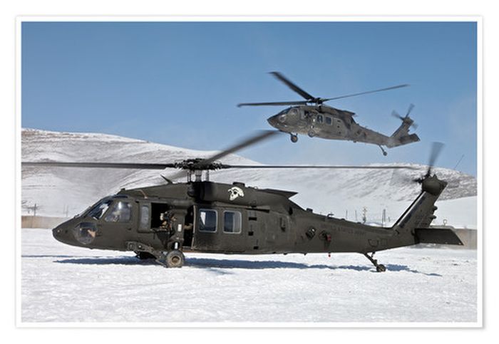 Helikopter <a href='https://batam.tribunnews.com/tag/black-hawk' title='Black Hawk'>Black Hawk</a>  yang tidak hanya digunakan untuk perang, juga untuk misi kemanusiaan.