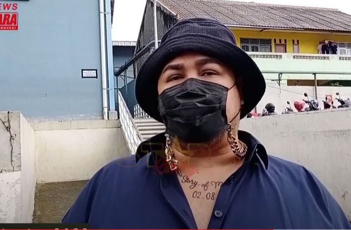 Ivan Gunawan angkat bicara terkait penampilan gaya rambut terbaru Ayu Ting Ting