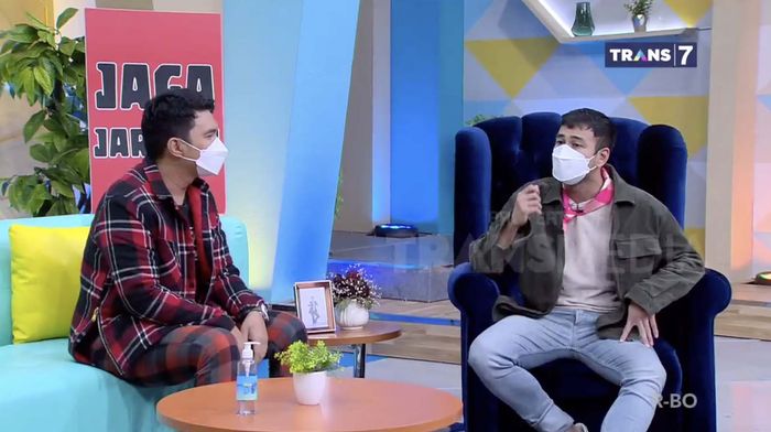Raffi Ahmad mengaku kesal dengan sikap Aldi Taher yang disebutnya halu. Belum lagi, Aldi Taher berkali-kali men-tag akun Instagram Raffi Ahmad, setiap kali Aldi Taher mengunggah sesuatu.