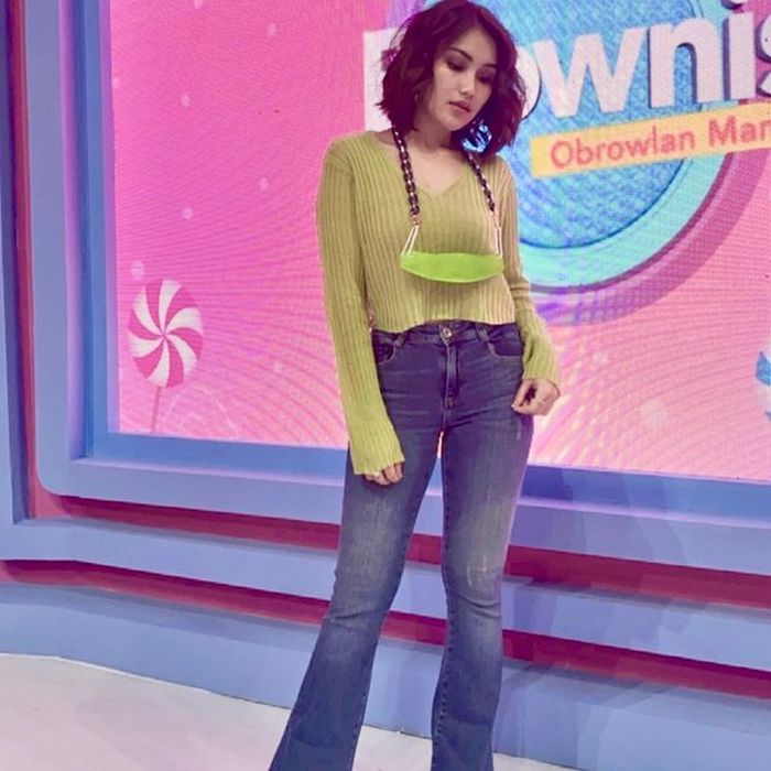 Gaya Ayu Ting Ting saat Pamer Penampilan Baru dengan Model Rambut Pendek Curi Perhatian Netizen