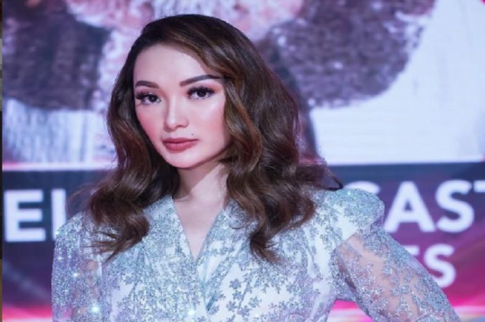 Instagram @zaskia_gotix__ Zaskia Gotik
