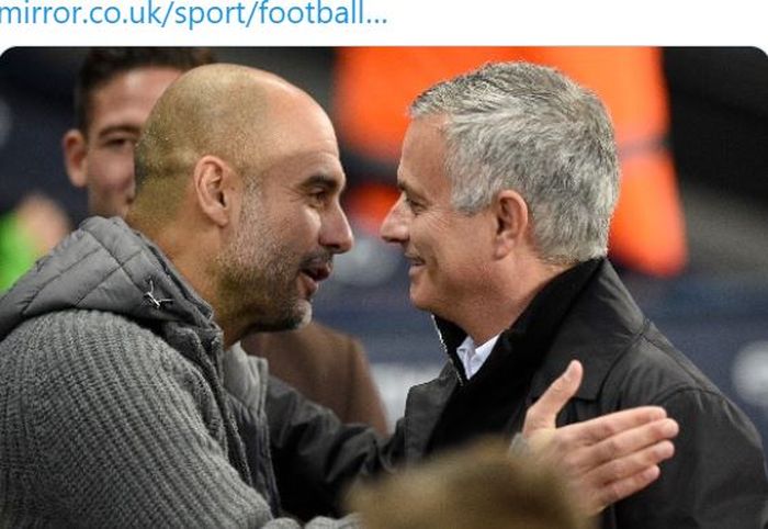 Pelatih Manchester City, Pep Guardiola, menyapa pelatih Tottenham Hotspur, Jose Mourinho.