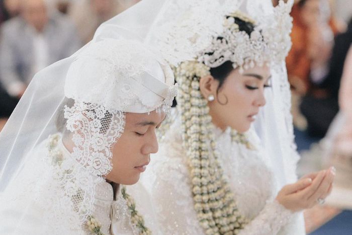 Syahrini dan Reino Barack