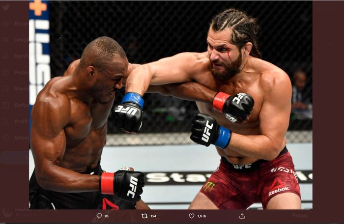 Pertarungan antara Kamaru Usman (kiri) dan Jorge Masvidal (kanan) saat terjadi pada ajang UFC 251, Juli 2020 silam.