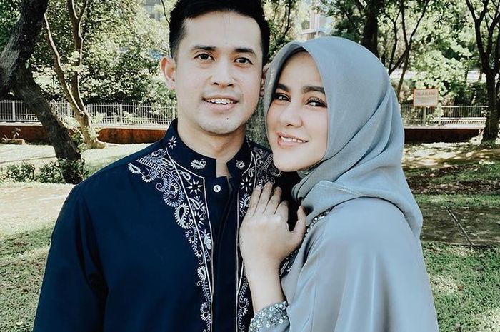 Olla Ramlan dan sang suami