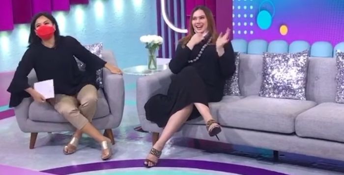 Cathrine Wilson Lebih Segar dengan Pipi Tembem