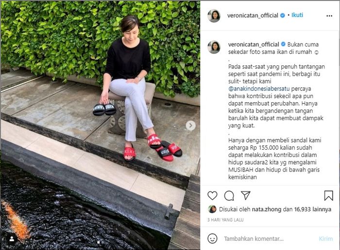 Veronica Tan bersantai di pinggir kolam.