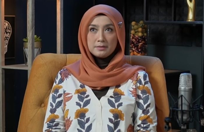 Bukan Irwan Mussry, Perceraian dengan Pria Ini Bikin Desy Ratnasari