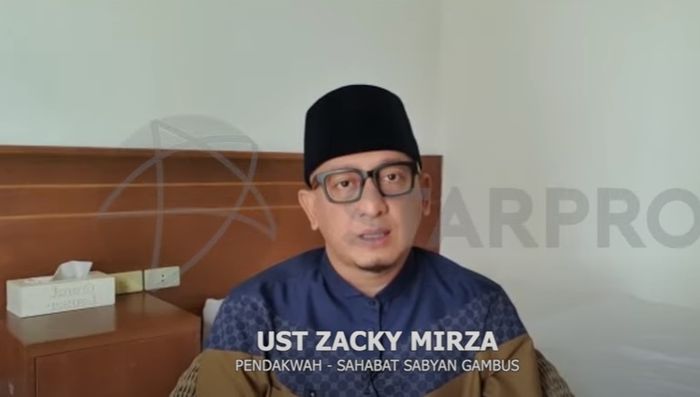 Ustaz Zacky Mirza memberikan pesan untuk Ayus, Nisa dan Ririe.