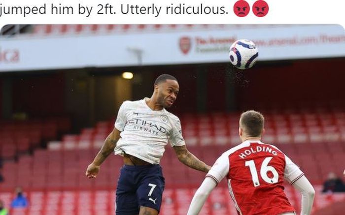 Penyerang Manchester City, Raheem Sterling, mencetak gol sundulan, dalam laga Liga Inggris kontra Arsenal di Stadion Emirates, Minggu (21/2/2021).