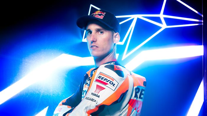 Pembalap Repsol Honda, Pol Espargaro, pada peluncuran tim untuk MotoGP 2021.