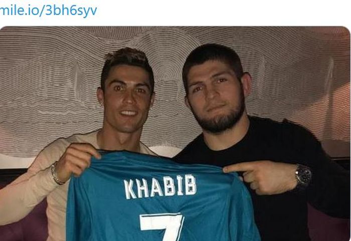 Khabib Nurmagomedov ungkap isi curhatan sang sahabat, Cristiano Ronaldo.