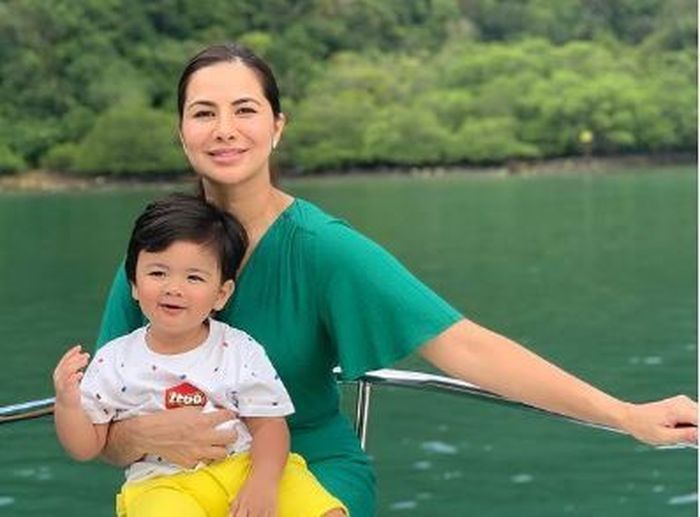 Potret Noor Nabila, wanita diduga tunangan Engku Emran