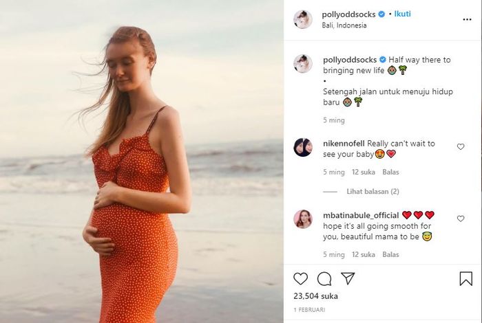 Polly Alexandria yang sedang hamil