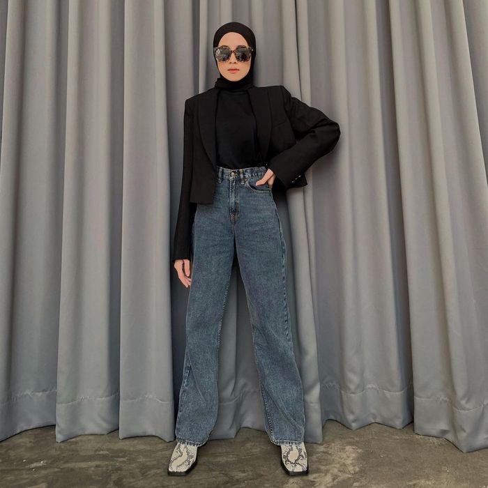 5 Ide OOTD Hijab Pakai Baggy Jeans ala 