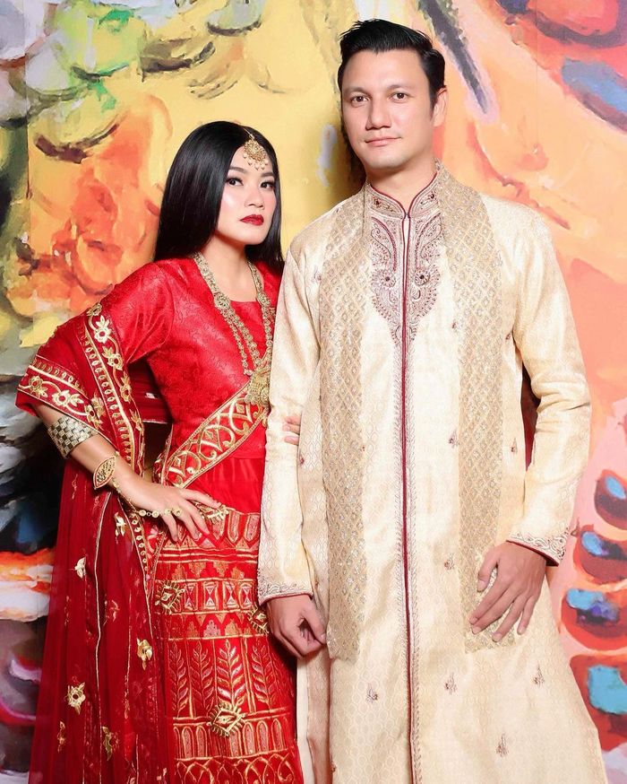 Titi Kamal dan <a href='https://medan.tribunnews.com/tag/christian-sugiono' title='Christian Sugiono'>Christian Sugiono</a> ala artis Bollywood