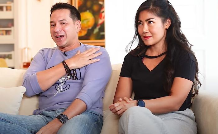 Ari Wibowo dan sang istri, Inge Anugrah, saat berbincang bersama Ussy Sulistyawati dan Andhika Pratama