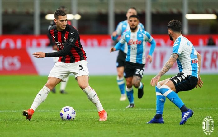 AC Milan bermain imbang 0-0 melawan Napoli pada babak pertama laga pekan ke-27 Liga Italia 2020-2021.