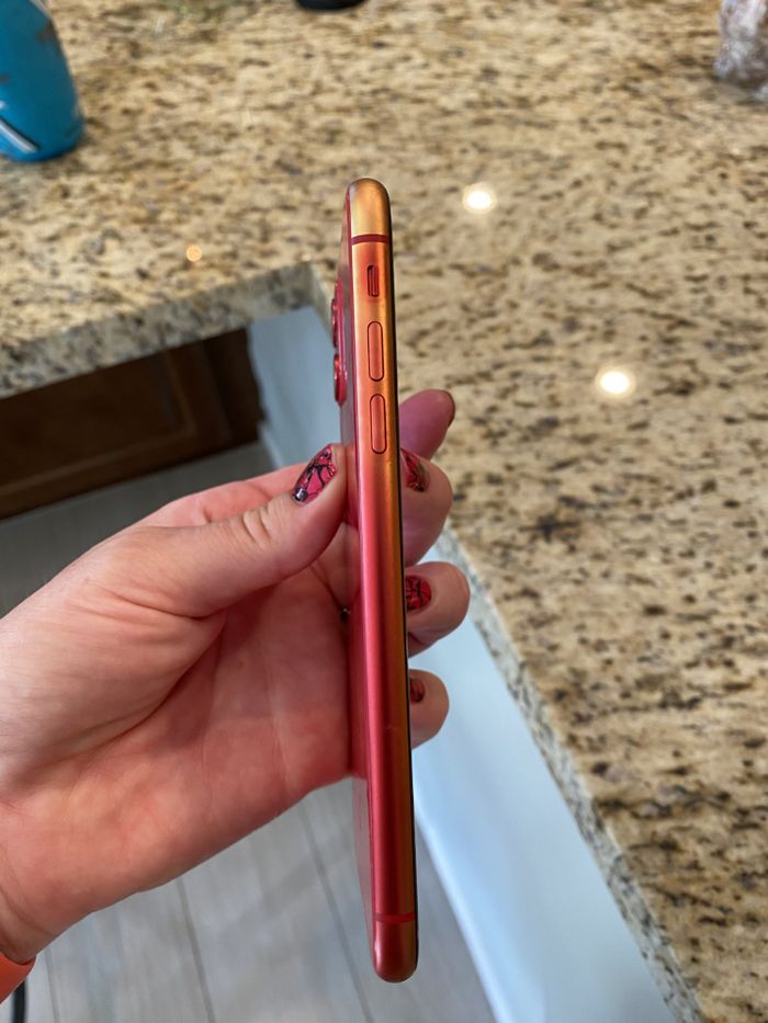 El color de la carrocería del iPhone 11 Red se ha desvanecido