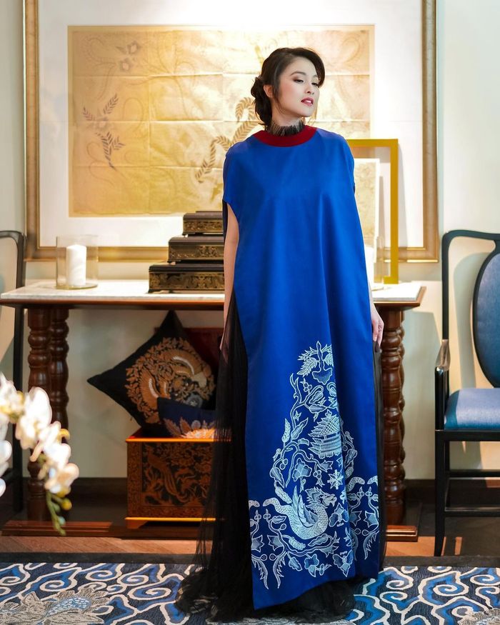 Penampilan <a href='https://tribunmedan.cfd/tag/sandra-dewi' title='Sandra Dewi'>Sandra Dewi</a> saat kenakan <a href='https://tribunmedan.cfd/tag/dress' title='dress'>dress</a> <a href='https://tribunmedan.cfd/tag/batik' title='batik'>batik</a> Disney