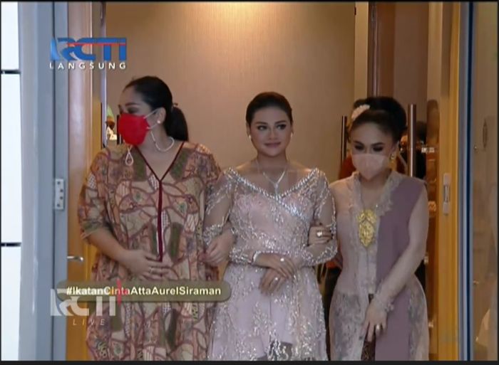 Yuni Shara bahagia bisa antarkan <a href='https://jambi.tribunnews.com/tag/aurel' title='Aurel'>Aurel</a> Hermansyah