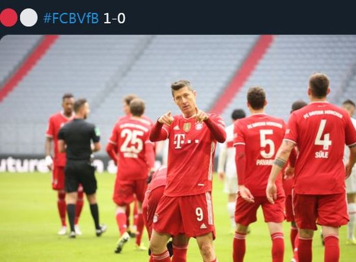 Robert Lewandowski merayakan golnya untuk Bayern Muenchen ke gawang Stuttgart di Bundesliga, 20 Maret 2021.