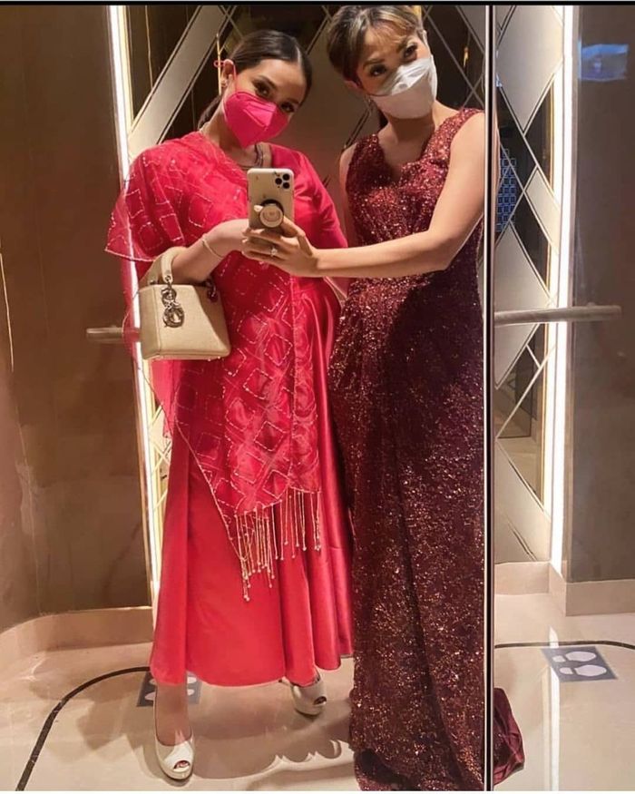 Nagita Savina dan Ayu Dewi di acara Henna Night Aurel Hermansyah