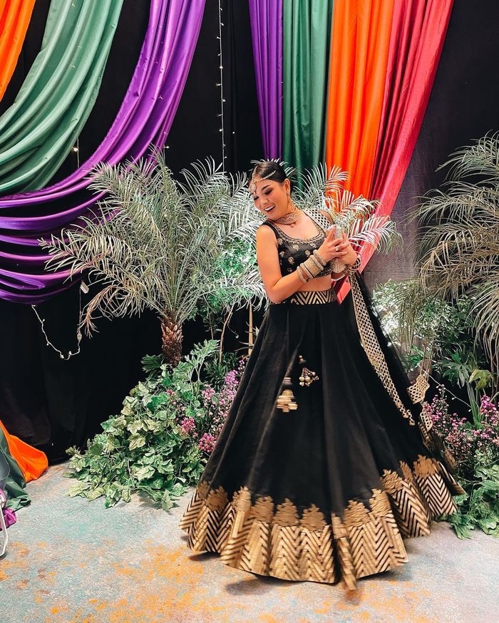 Nindy Ayunda saat mengenakan baju saree