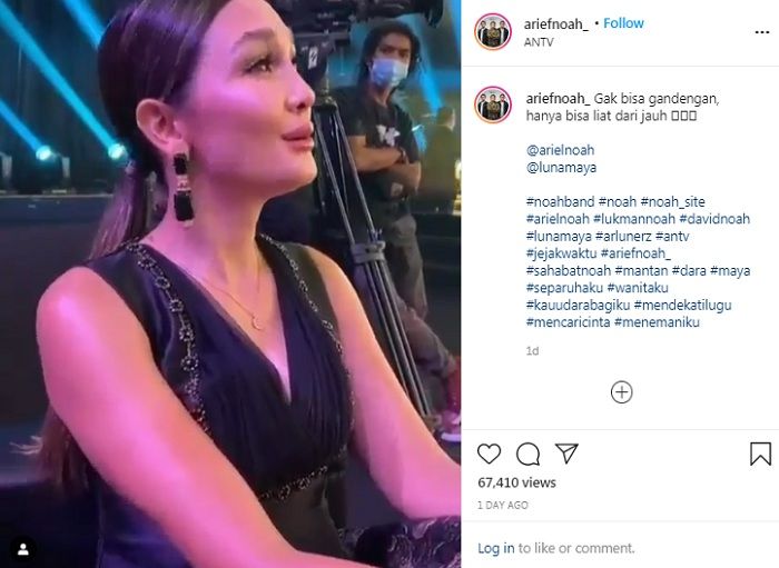 Luna Maya kepergok pandangi dan nyanyikan lagu Ariel NOAH yang tengah manggung