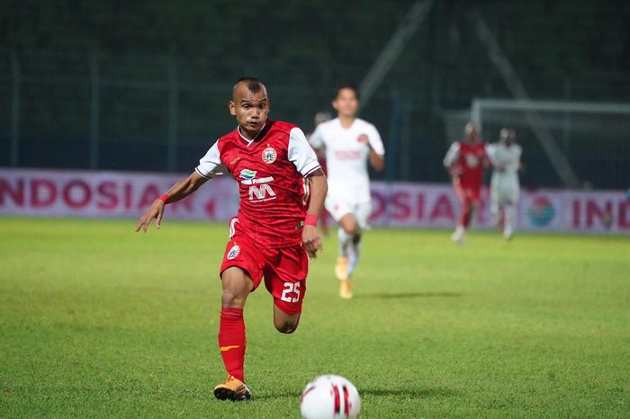 Pemain Persija Jakarta Riko Simanjuntak,  di laga lawan PSM Makassar di Piala Menpora 2021, di Stadion Kanjuruhan, Malang, Jawa Timur, pada Senin (22/3/2021)