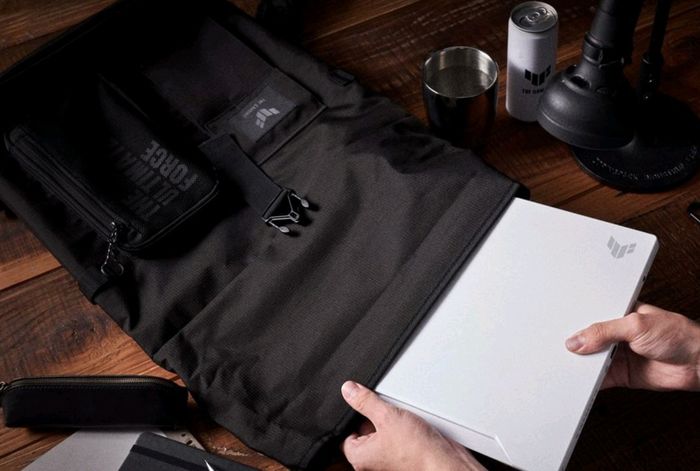 ASUS TUF Dash F15 thin body, less than 2cm