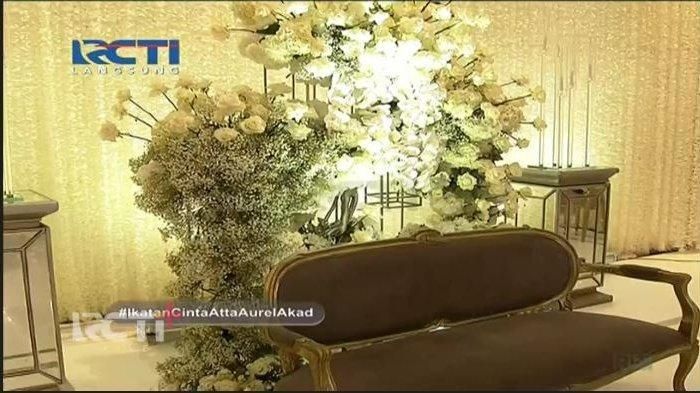 Dekorasi pelaminan di akad nikah Atta Halilintar dan Aurel Hermansyah, Sabtu (3/4/2021)