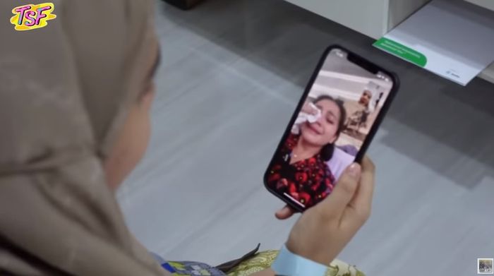 Perbincangan Zaskia Sungkar dan Nagita Slavina saat melakukan video call hingga menangis.