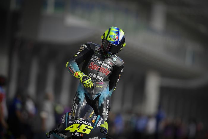 Pembalap Petronas Yamaha SRT, Valentino Rossi, pada seri balap GP Doha 2021 di Sirkuit Losail, Doha.